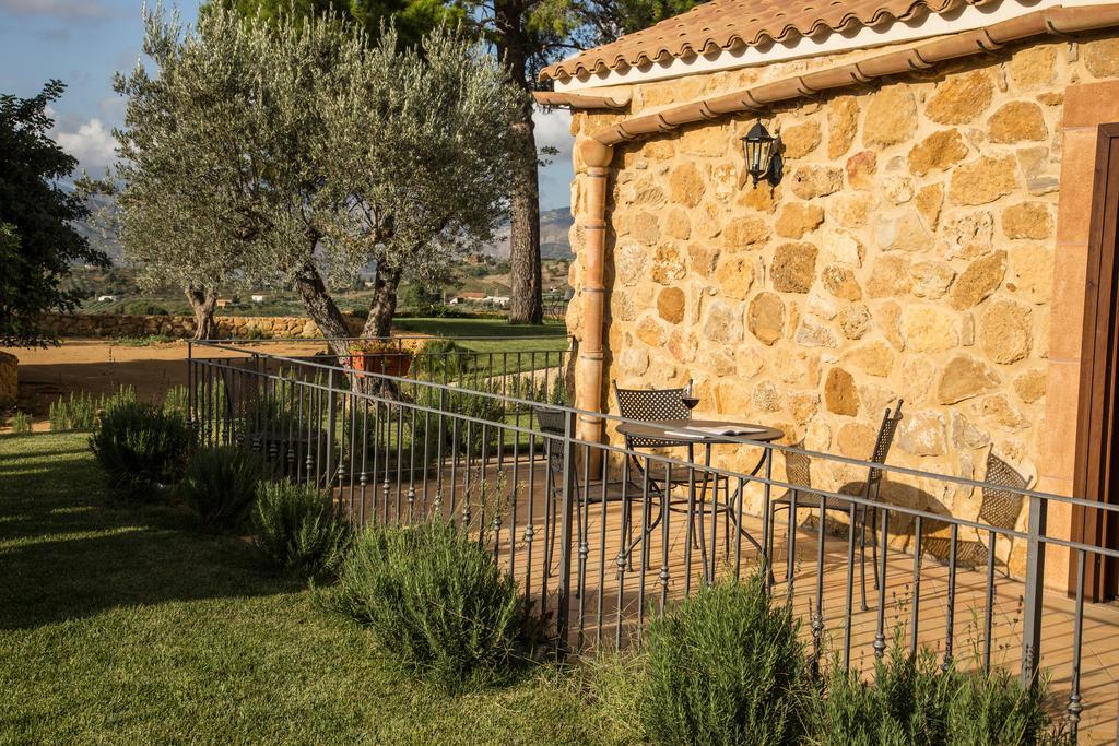 Agriturismo Feudo Muxarello Aragona Eksteriør bilde
